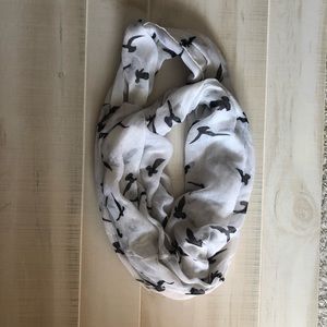 Bird infinity scarf